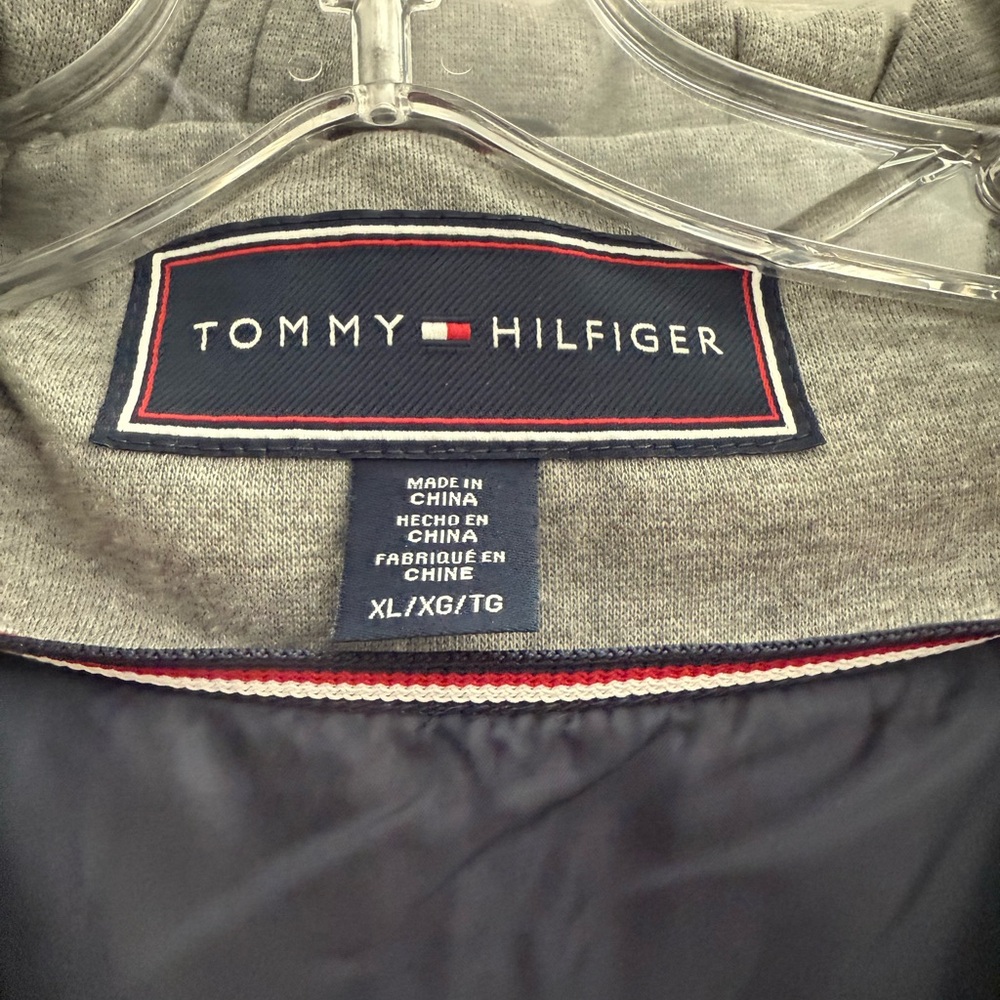 Tommy Hilfiger Red Puffer Coat with Hood - Picture 2 of 8